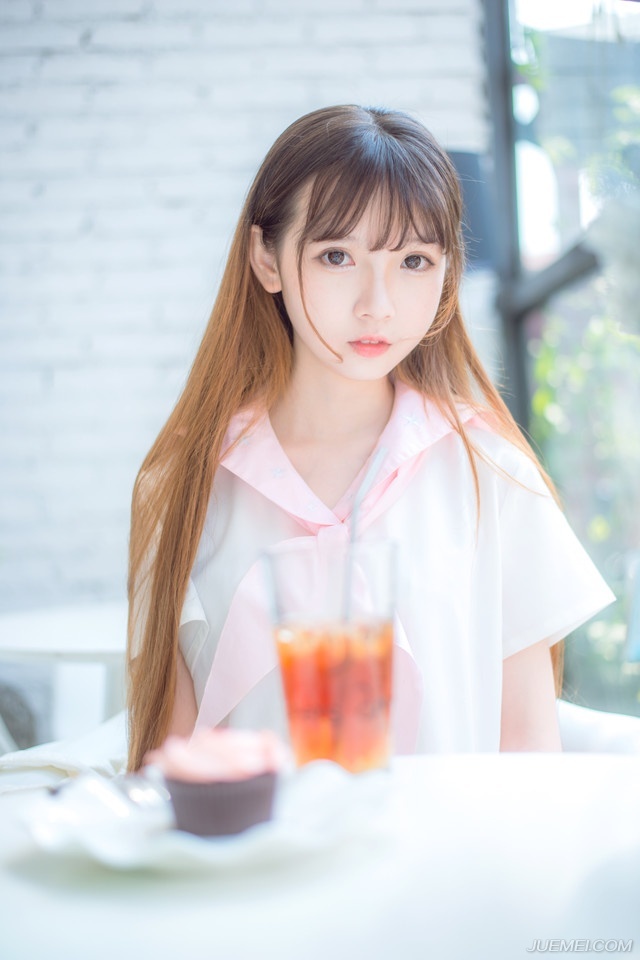“唉~”